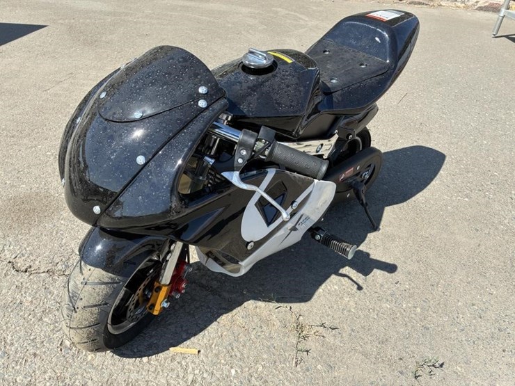 gas-powered-pocket-bike-image-1