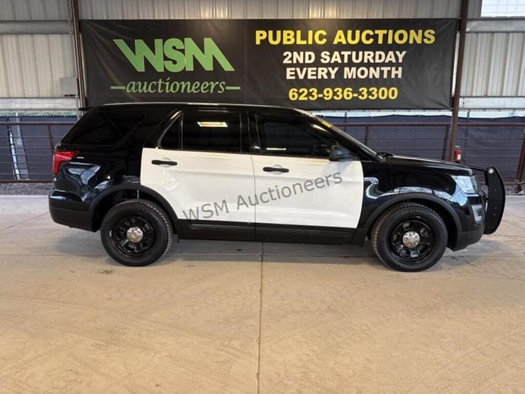 2017-ford-explorer-image-1