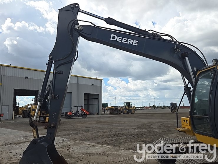 2022-deere-130g-image-25