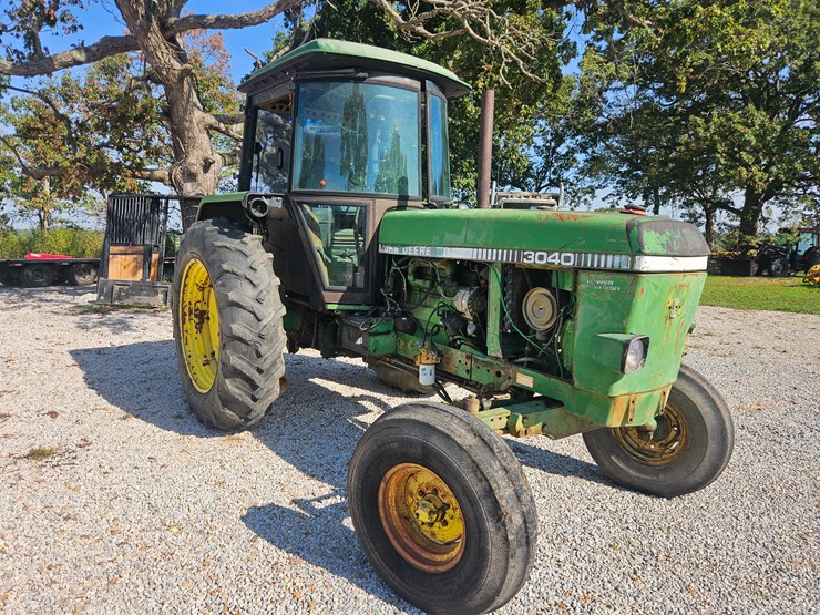 john-deere-3040-image-21