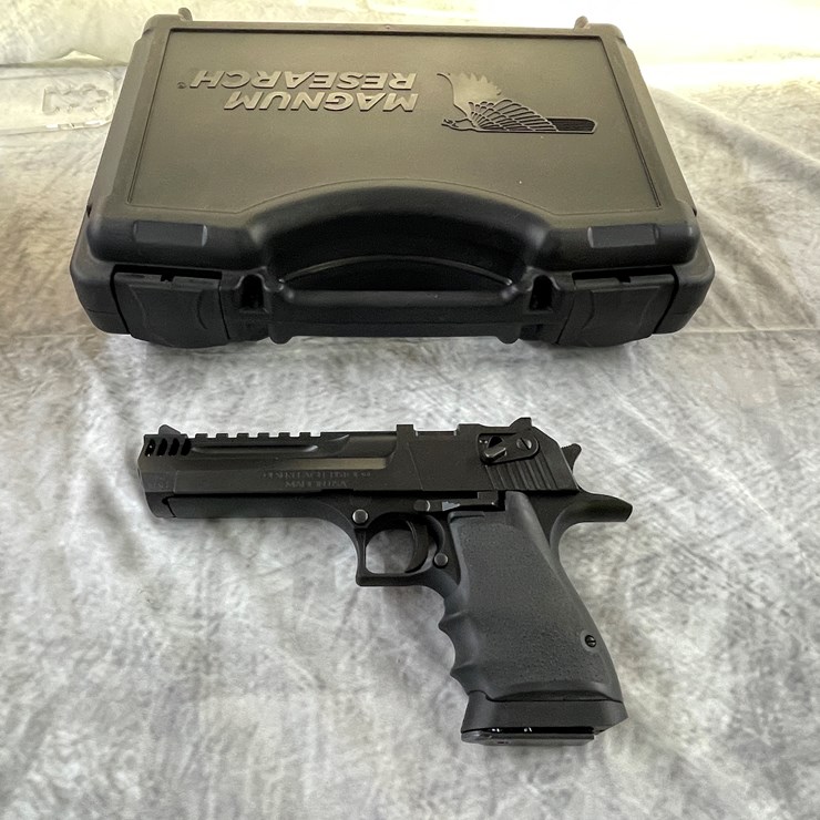 #4036 • Magnum Research Desert Eagle L5, SN: DK0115556