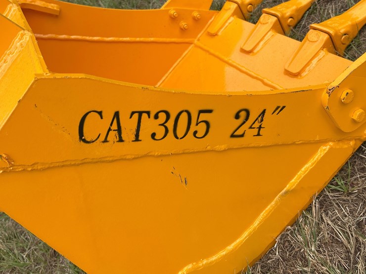caterpillar-305-image-4