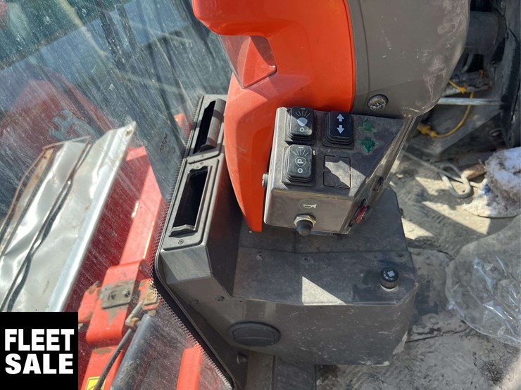 2020-husqvarna-p525d-sweeper-image-12