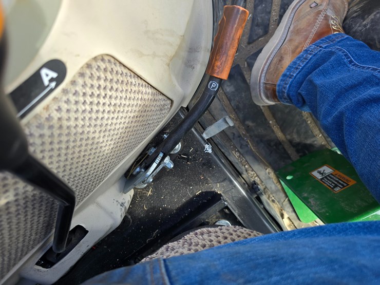 john-deere-4044r-image-84