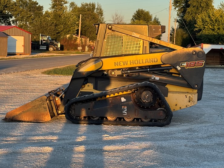 new-holland-c185-image-2