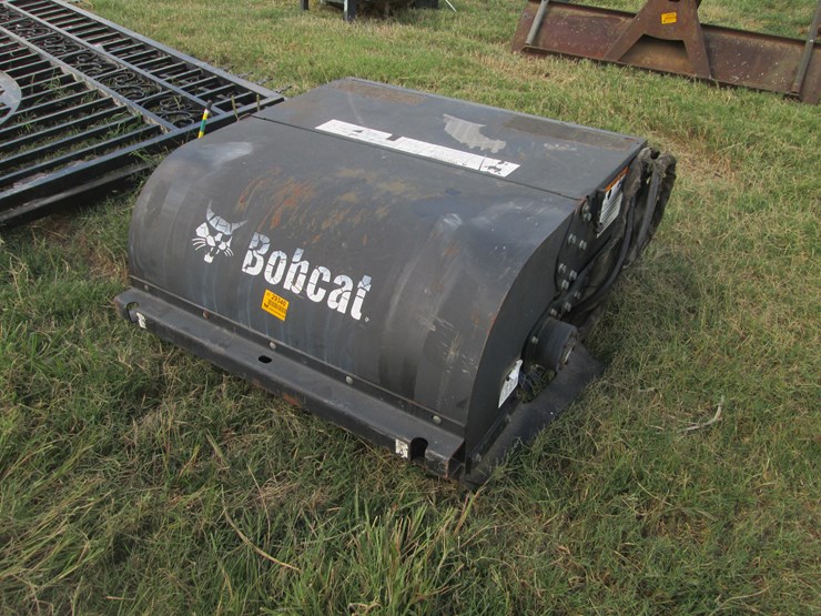 #29340-•-bobcat-44"-skid-steer-sweeper-a7nw00511-image-1