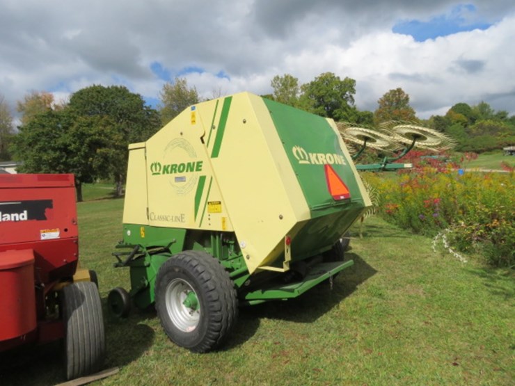 krone-classic---line-130b-round-baler-image-9