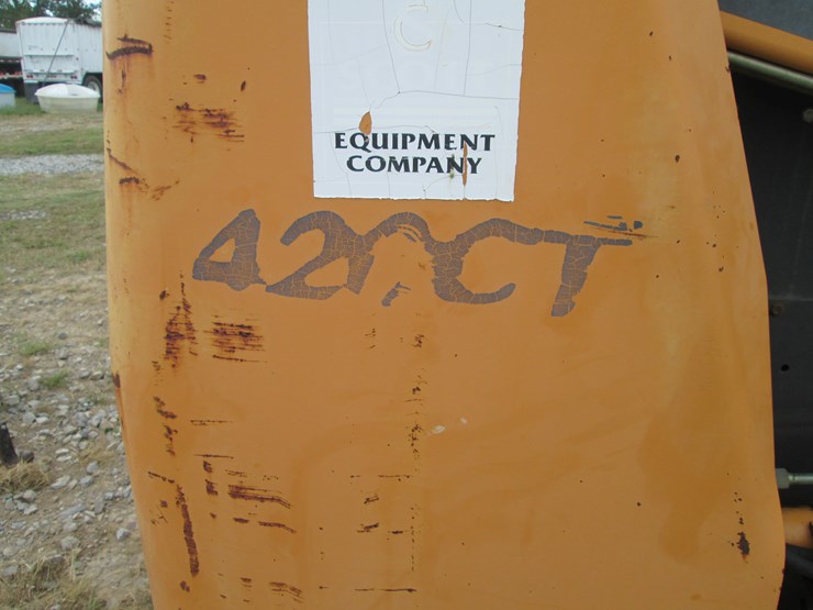 2009-case-420ct-image-15