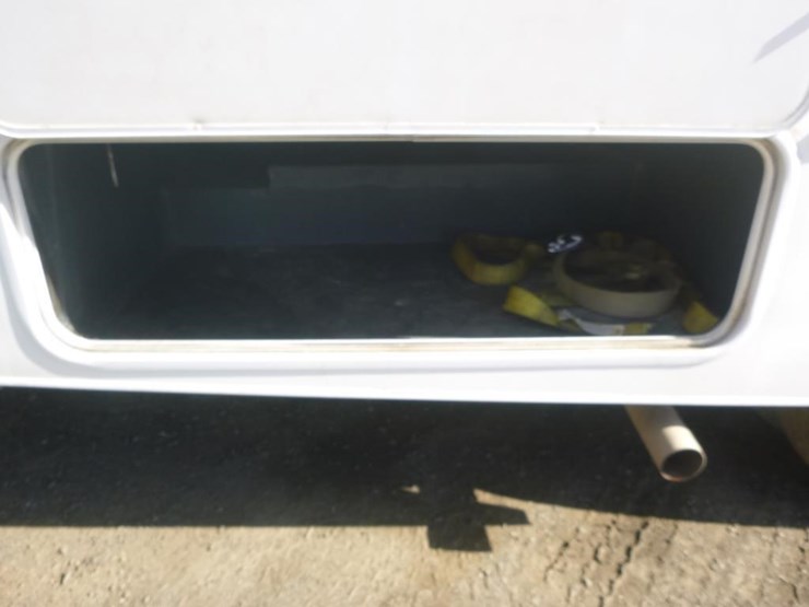 2014-ford-e450-image-42
