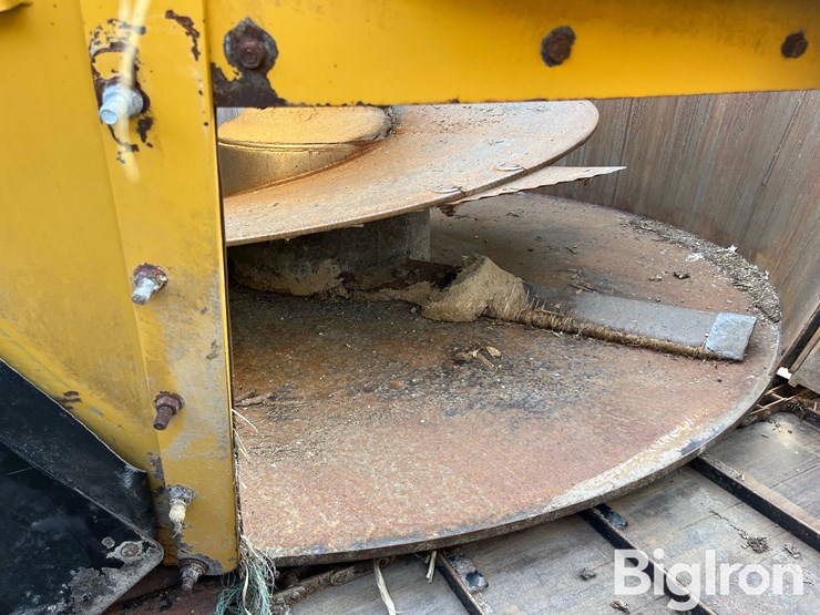 2022-vermeer-vs570-vertical-feed-mixer-wagon-image-14