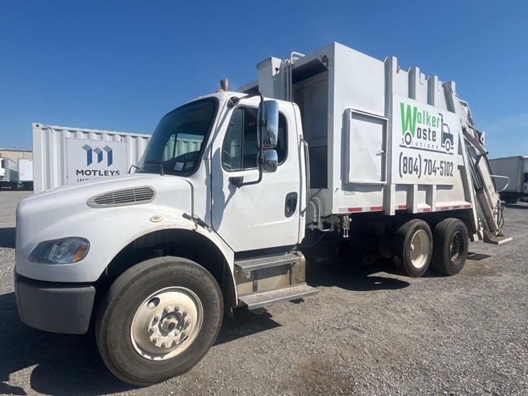 2005-freightliner-m2-20yd-rear-load-refuse-truck-image-1