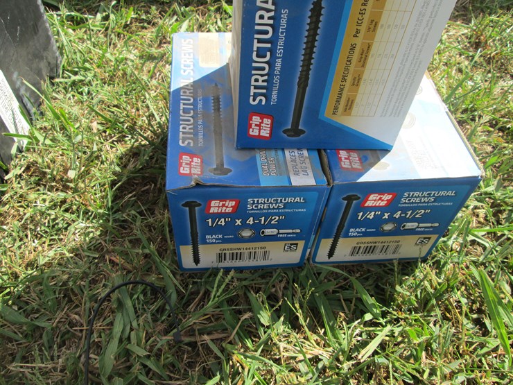 #29327-•-lot-of-(3)-1/4"x4-1/2"-structural-screws-image-2
