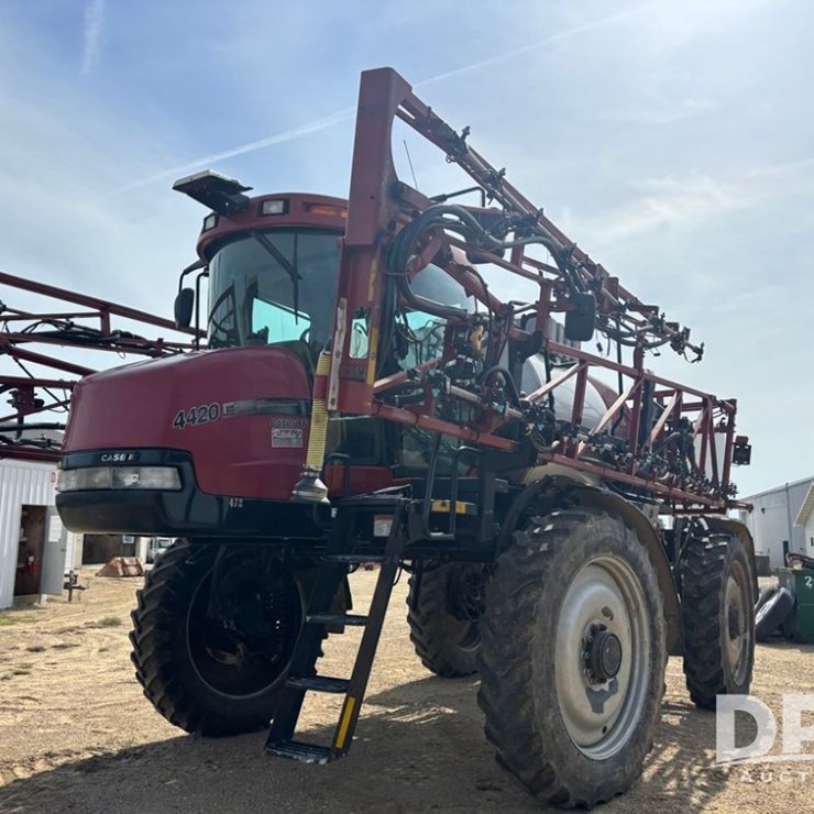 2011 Case IH 4420 Sprayer (DR12305 Unit 472)