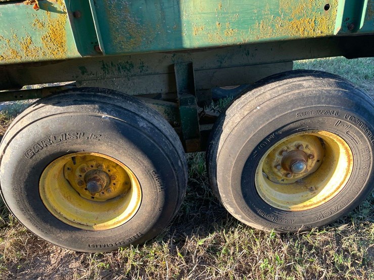 badger-tandem-axle-silage-wagon-image-18