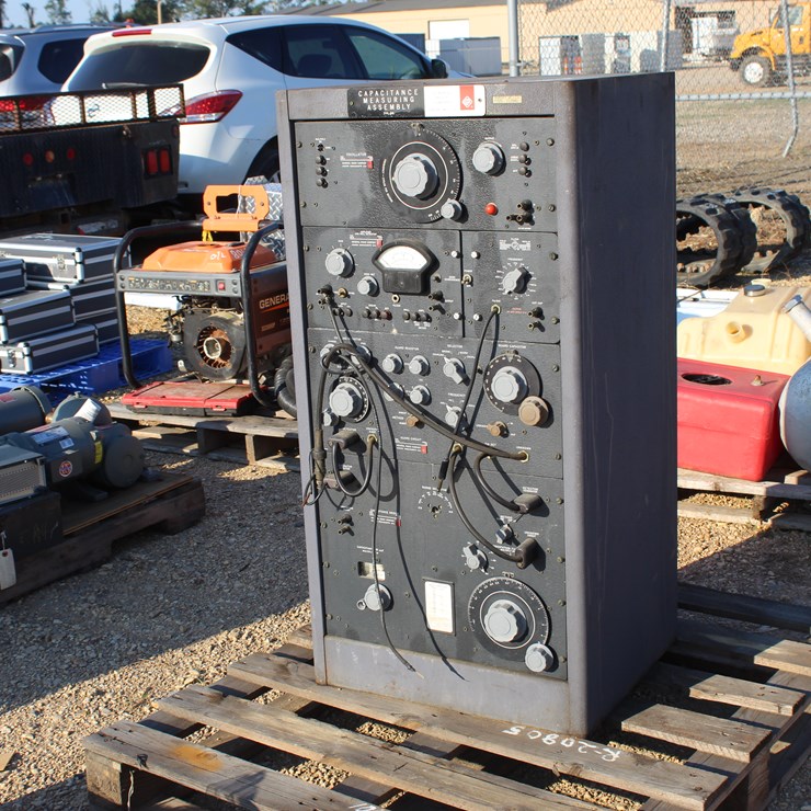 #8179 • PALLET WITH CAPACITANCE MEASURING ASSEMBLY