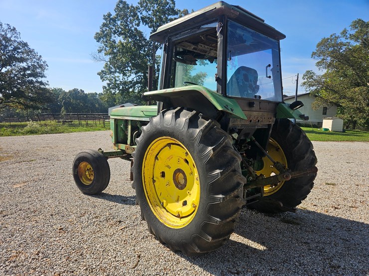 john-deere-3040-image-11