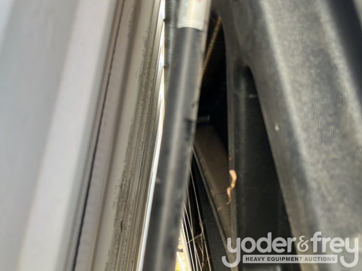 truck-bed-caps-(4-of)-image-11