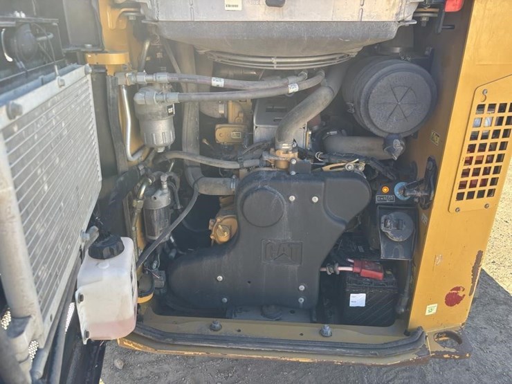 2016-caterpillar-299d2-xhp-image-32
