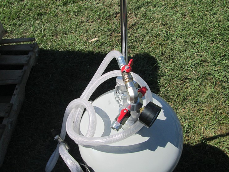 #29304-•-roughneck-8-601-pneumatic-oil-dispenser-image-3