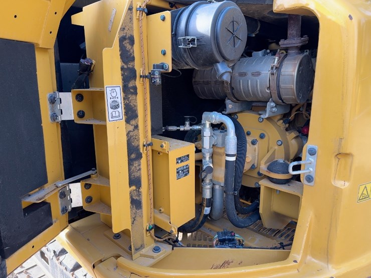 2017-caterpillar-307e2-image-26
