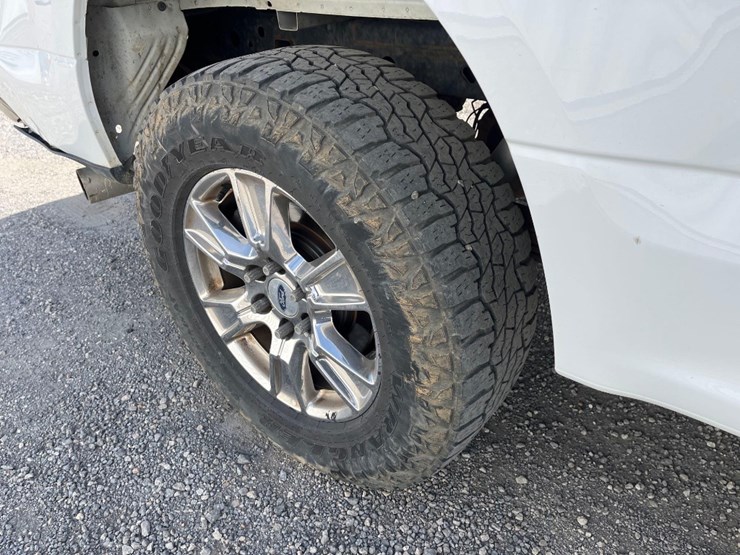 2015-ford-f150-lariat-image-15