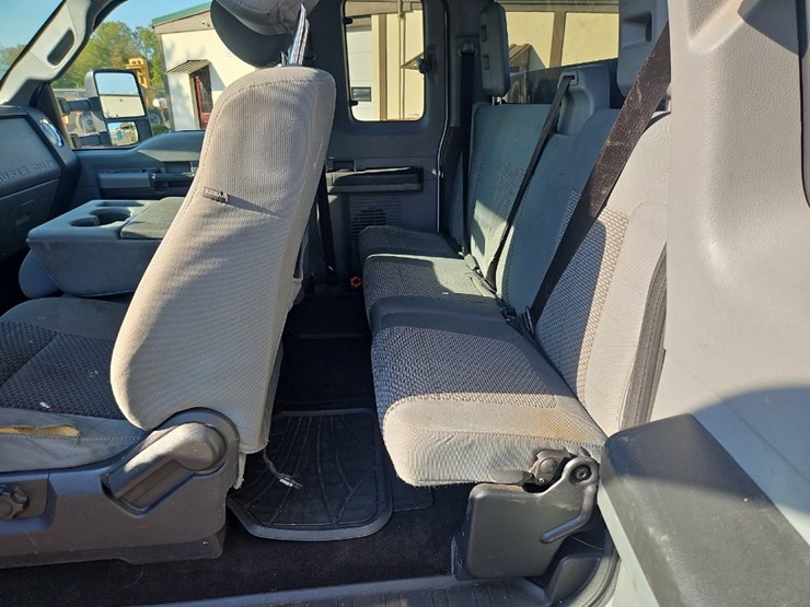 2015-ford-f350-xlt-image-21