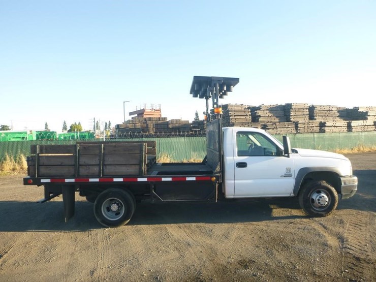 2007-chevrolet-3500-image-8