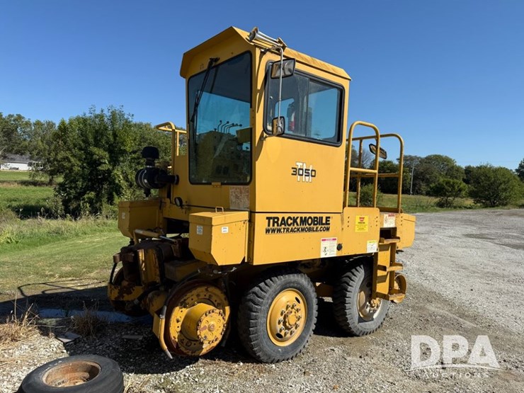 trackmobile-tm3050-railcar-mover-(np6170)-image-1