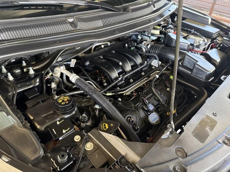 2014-ford-explorer-image-11