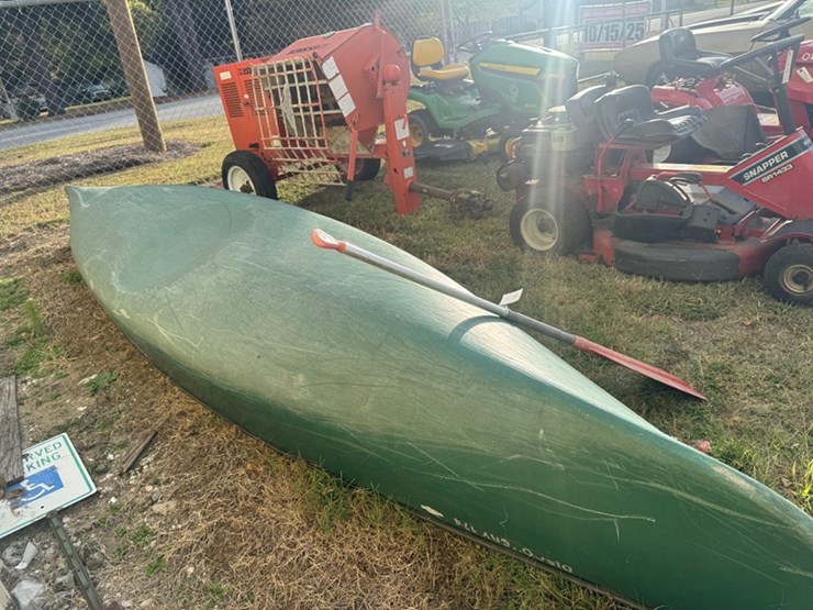 old-town-17'-fiberglass-canoe-image-2