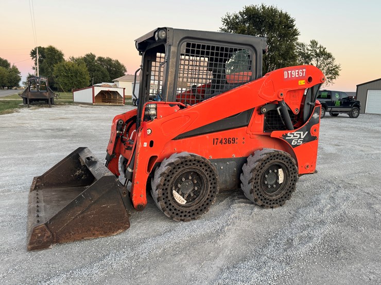kubota-ssv65-image-3