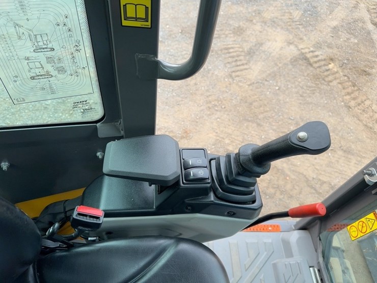 2023-volvo-ecr50f-mini-excavator-image-31