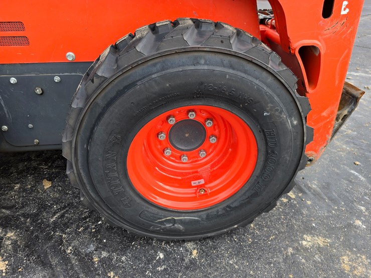 2019-kubota-ssv75-image-40