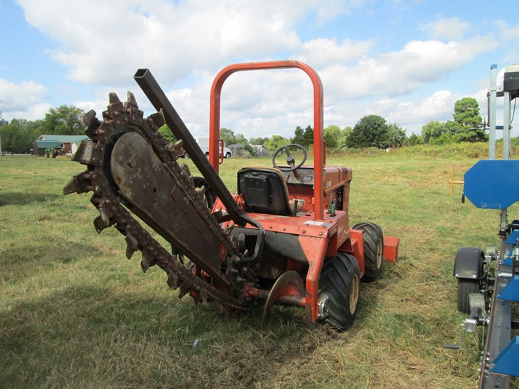 2004-ditch-witch-3700-image-3