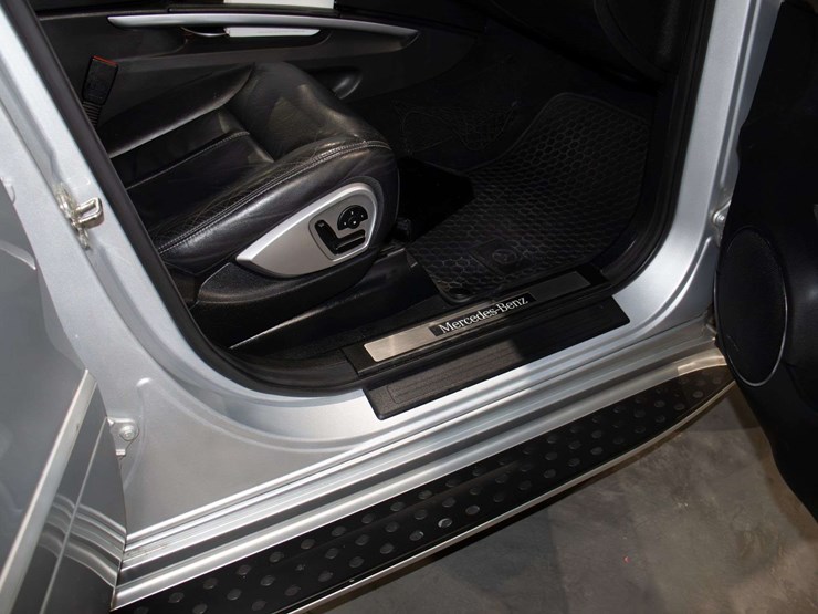 2008-mercedes-benz-gl-550-amg-suv-image-33