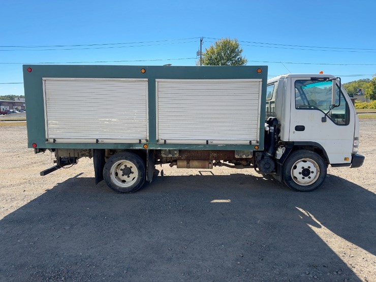 2006-isuzu-nqr-image-6