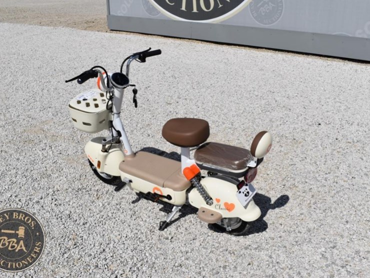 electric-scooter-with-front-basket-and-rear-seat-image-3