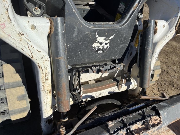 2022-bobcat-t62-image-12
