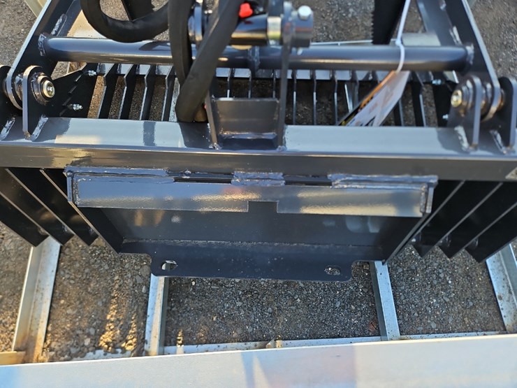 landhonor-44"-skeleton-bucket-grapple-image-4