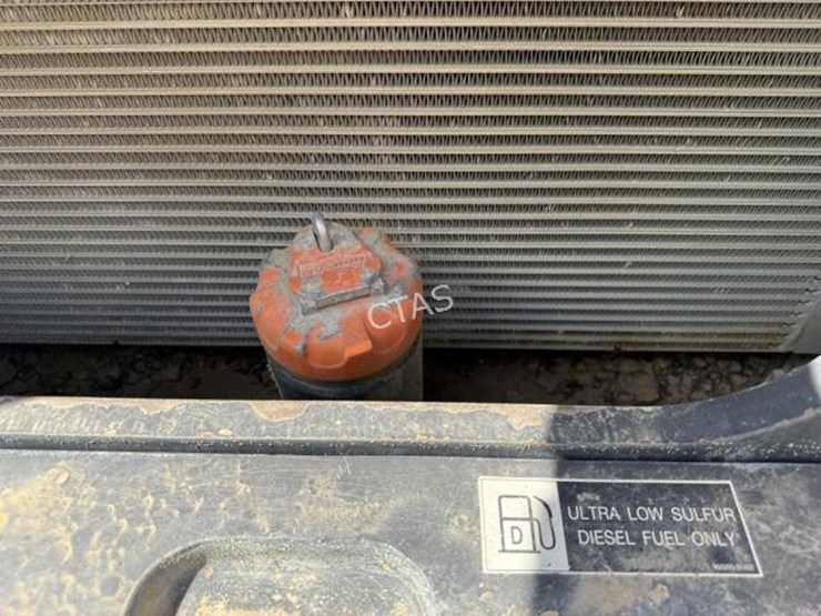 #220-•-doosan-wheel-loader-w/-bucket-image-24