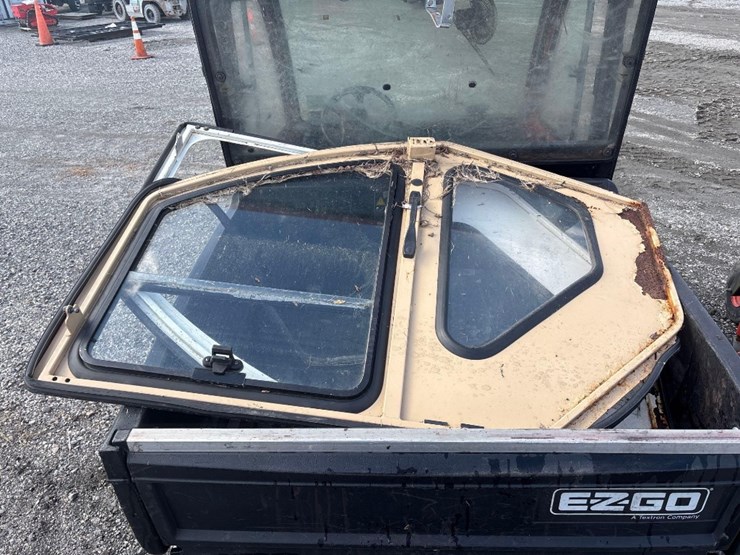ezgo-golf-cart-image-16