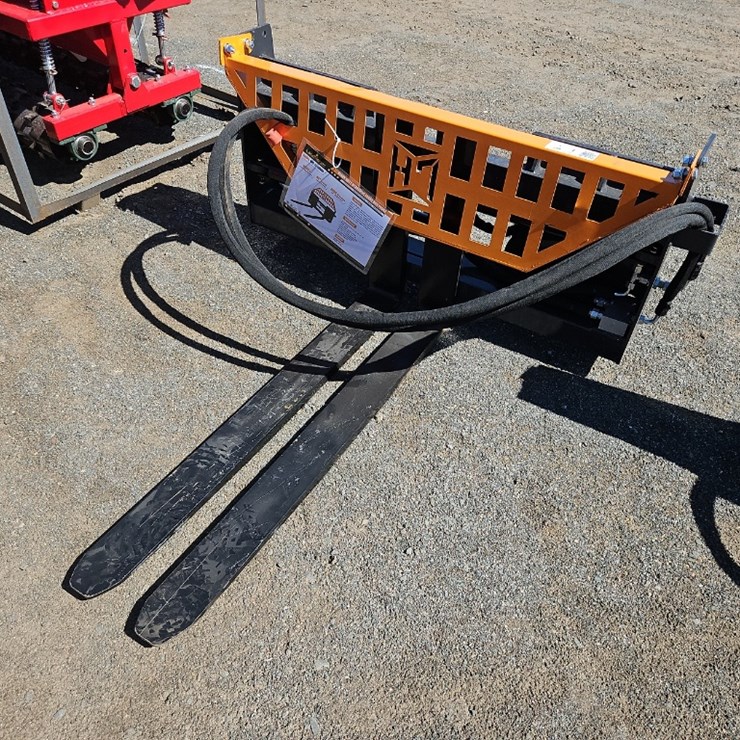 LANDHONOR 42" HYD POSITIONING FORKS