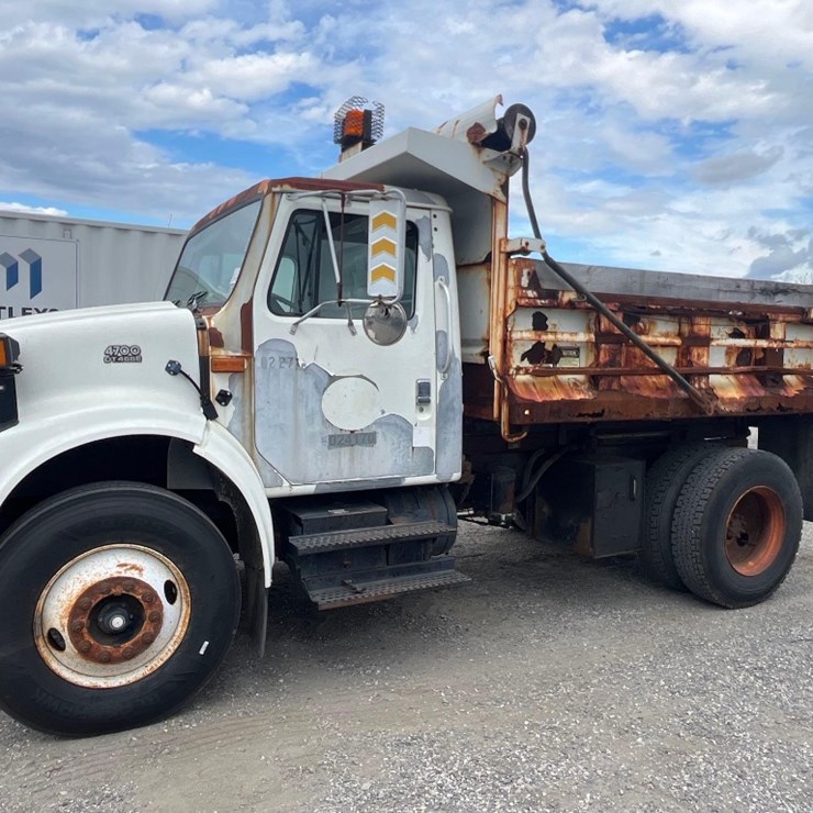 2002 INTERNATIONAL 4700