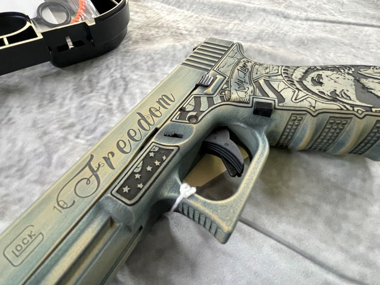 #4009-•-glock-19-gen-3-"liberty"-edition,-sn:-akyh330-image-7