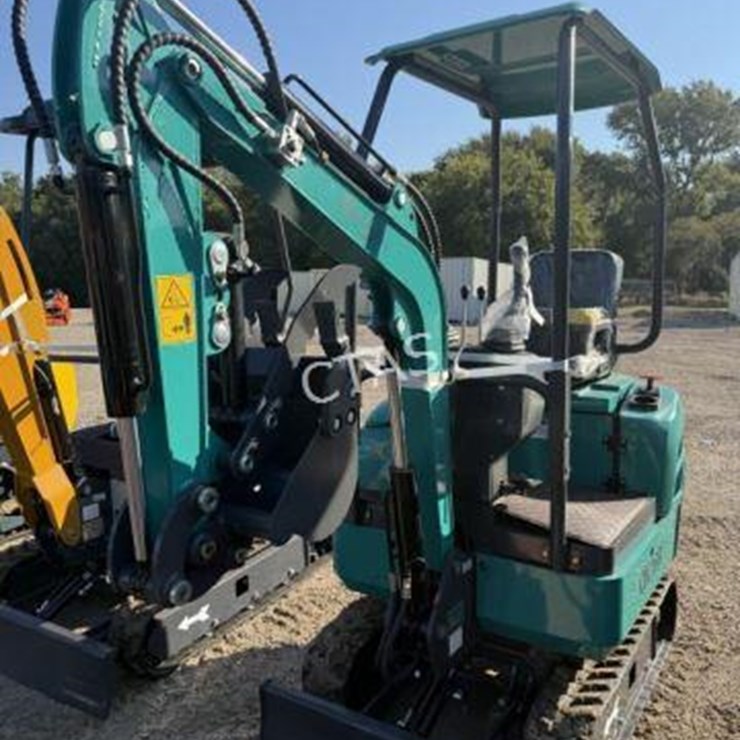 #69 • Mini Excavator - Gas - Model: QK16R