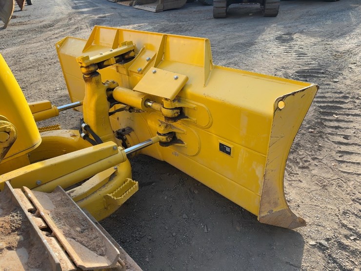 2023-komatsu-d39ex-24-image-12