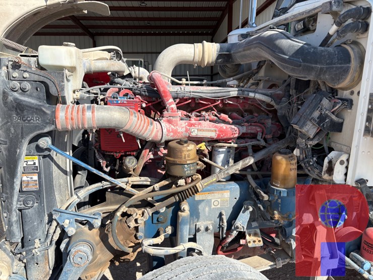 2013-peterbilt-367-image-8