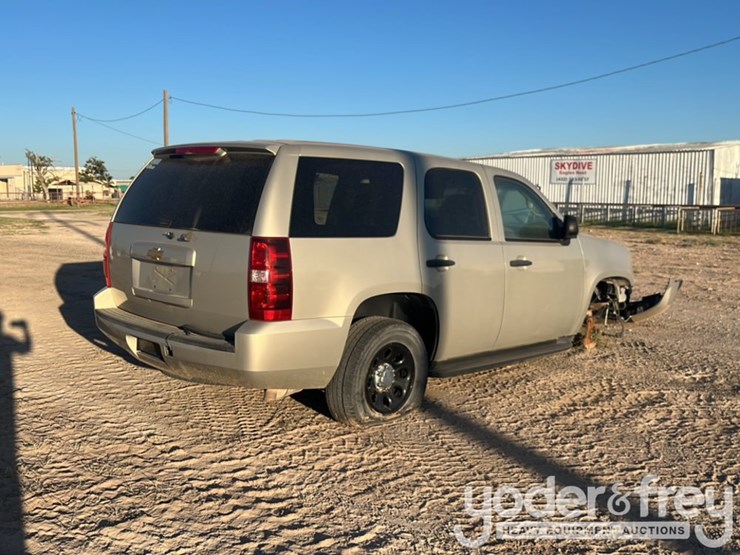2012-chevrolet-tahoe-image-4