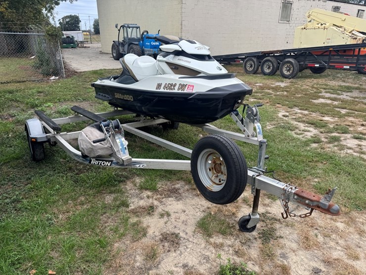 2012-sea-doo-gtx-limited-250-92-hours-showing---s/n:-ca-ydv10455e212-triton-dual-pwc-trailer---vin-image-2