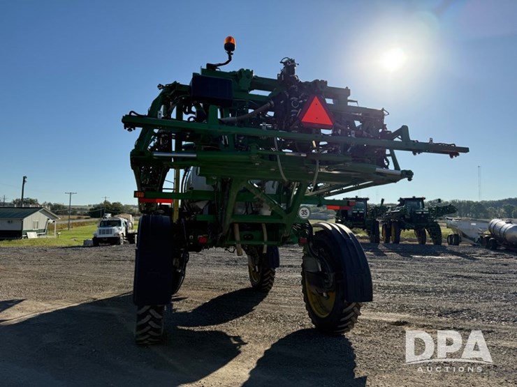 2021-john-deere-r4044-image-17